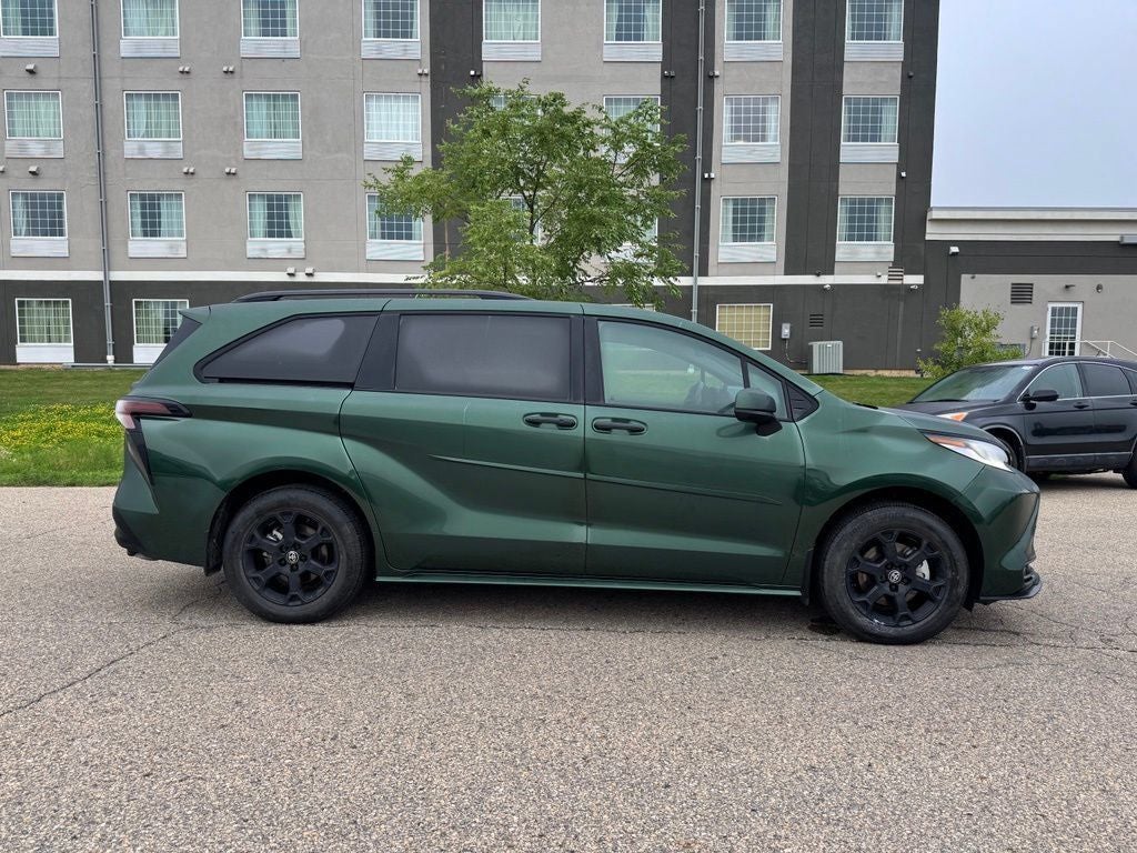 2026 Toyota Sienna Woodland Edition 7 Passenger