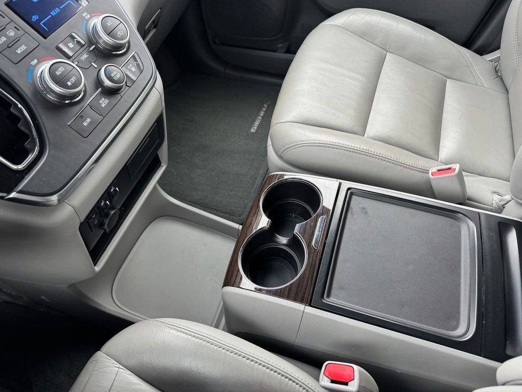 2016 Toyota Sienna XLE 7 Passenger