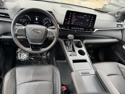 2022 Toyota Sienna XSE 7 Passenger