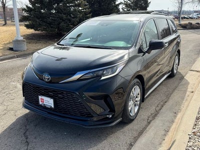2022 Toyota Sienna XSE 7 Passenger