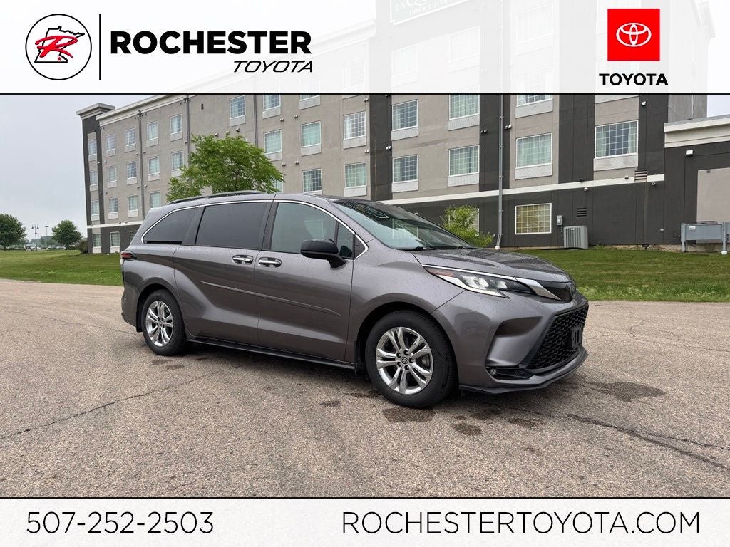 2022 Toyota Sienna XSE 7 Passenger