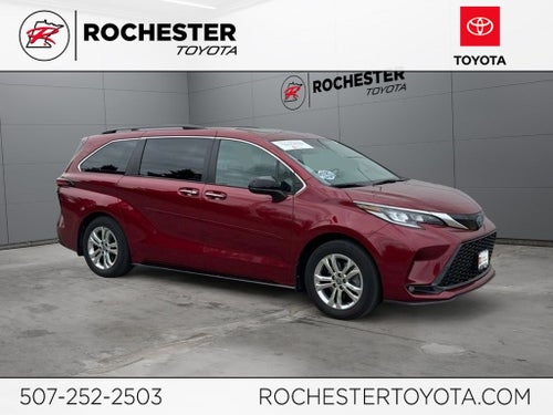 2022 Toyota Sienna XSE 7 Passenger