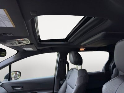 2022 Toyota Sienna XSE 7 Passenger