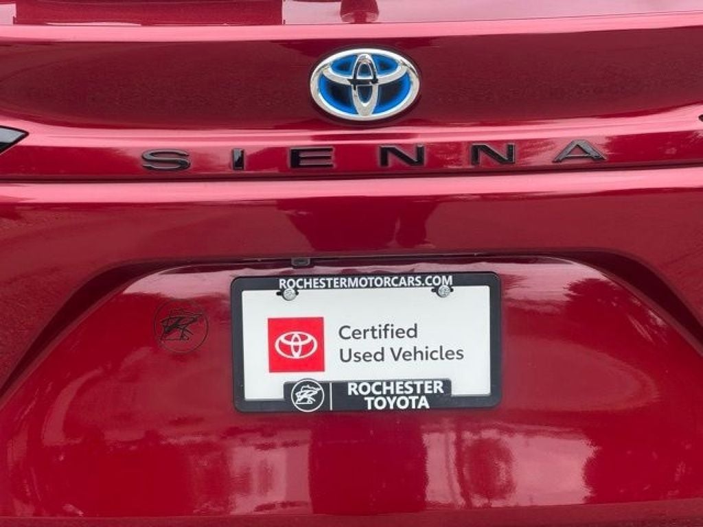 2022 Toyota Sienna XSE 7 Passenger