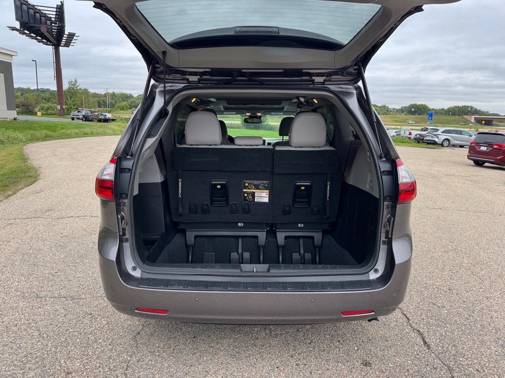 2020 Toyota Sienna Limited Premium 7 Passenger