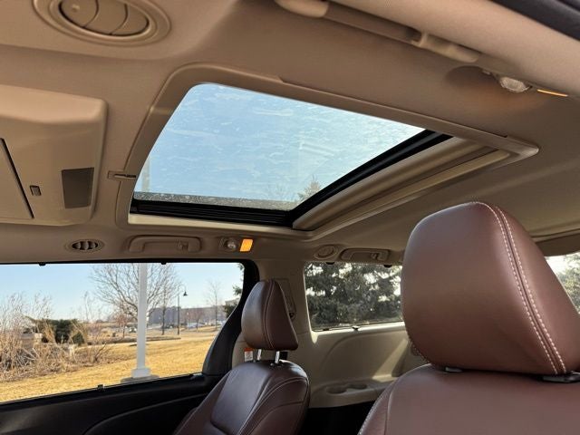 2018 Toyota Sienna Limited Premium 7 Passenger