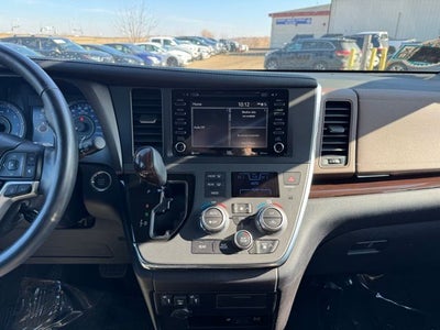 2018 Toyota Sienna Limited Premium 7 Passenger