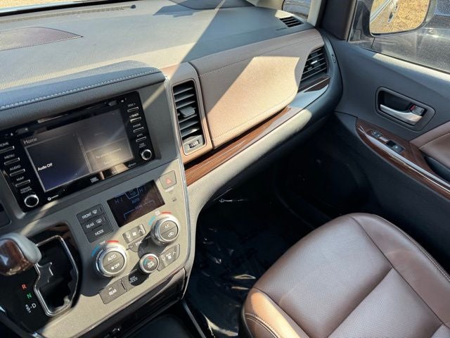 2018 Toyota Sienna Limited Premium 7 Passenger