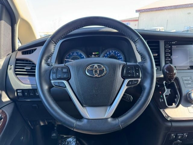 2018 Toyota Sienna Limited Premium 7 Passenger
