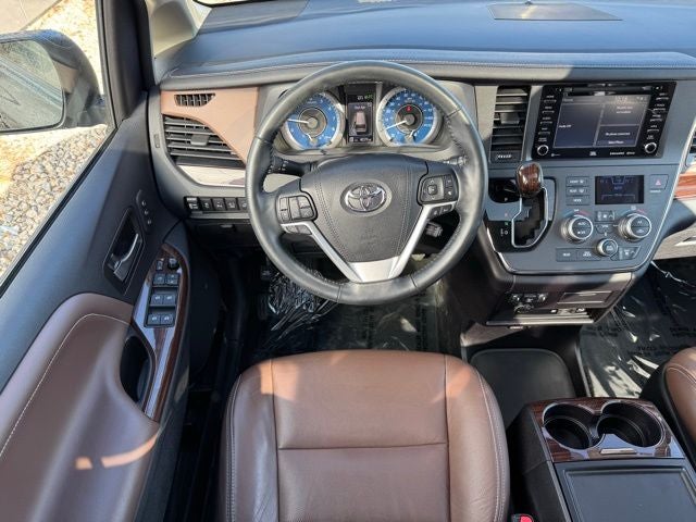 2018 Toyota Sienna Limited Premium 7 Passenger