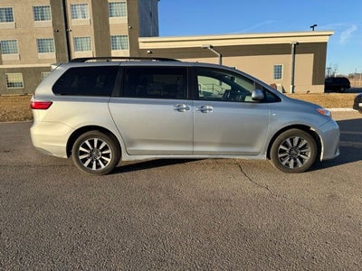 2019 Toyota Sienna XLE 7 Passenger