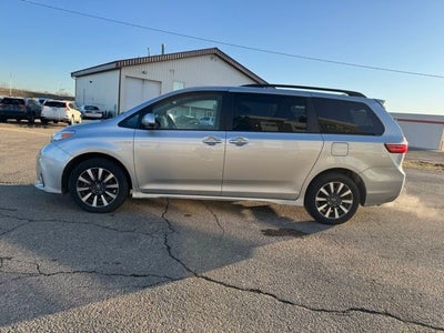 2019 Toyota Sienna XLE 7 Passenger