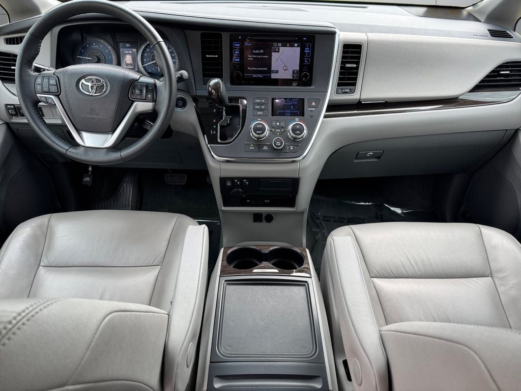 2017 Toyota Sienna XLE Premium 7 Passenger
