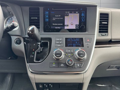 2017 Toyota Sienna XLE Premium 7 Passenger