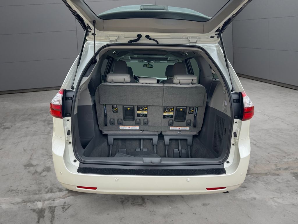 2017 Toyota Sienna XLE Premium 7 Passenger