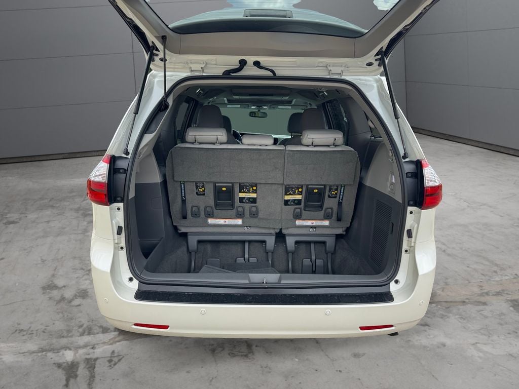 2017 Toyota Sienna XLE Premium 7 Passenger