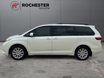 2017 Toyota Sienna XLE Premium 7 Passenger