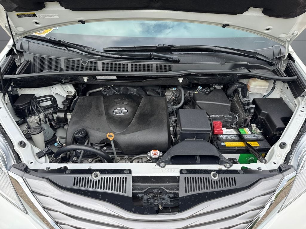 2017 Toyota Sienna XLE Premium 7 Passenger