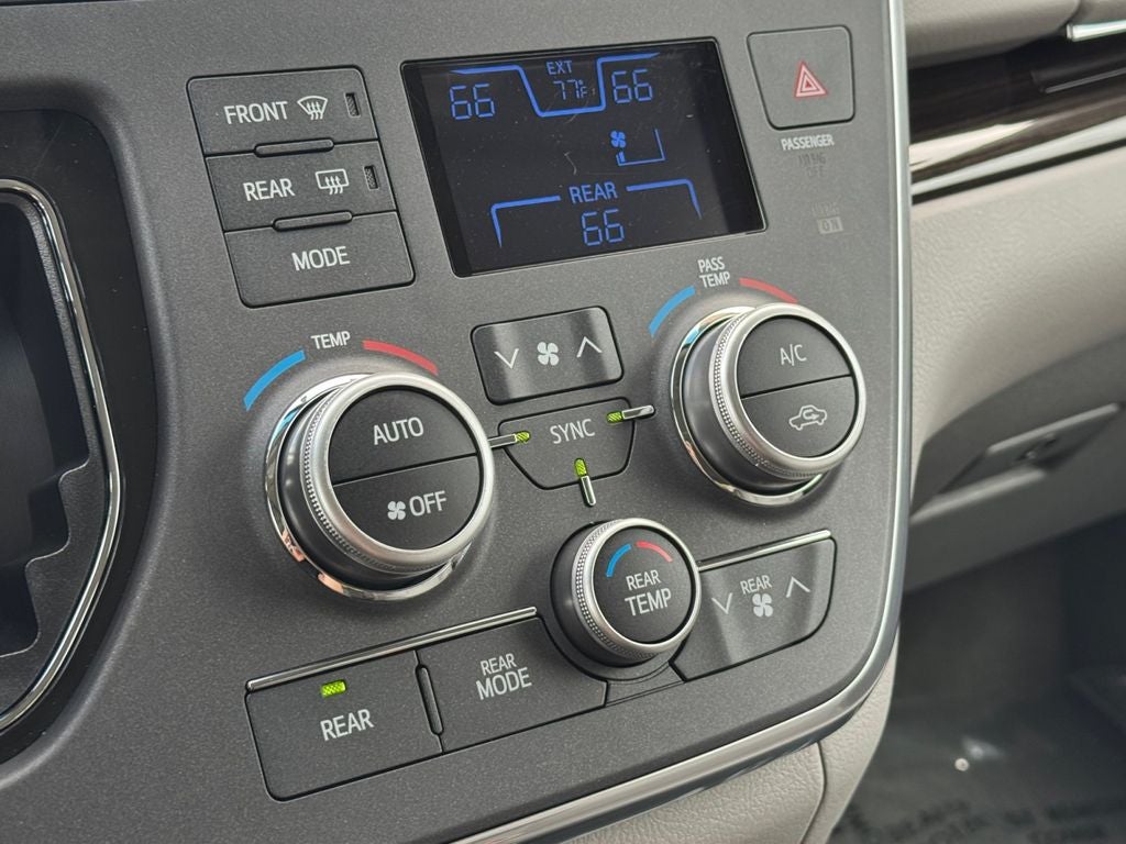 2017 Toyota Sienna XLE Premium 7 Passenger