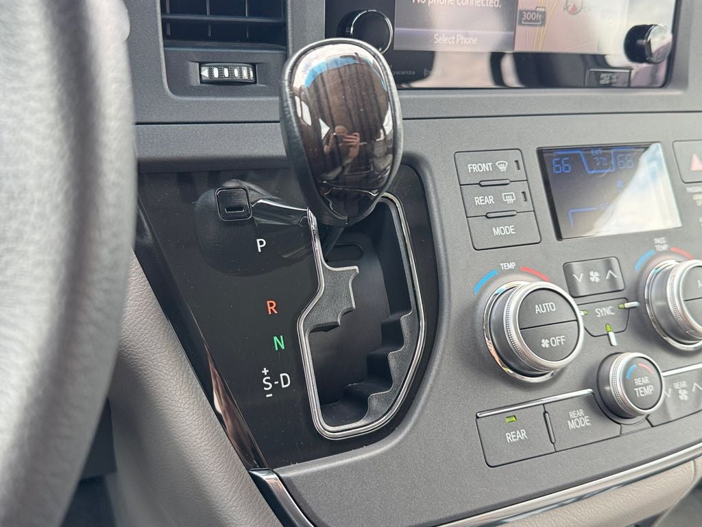 2017 Toyota Sienna XLE Premium 7 Passenger