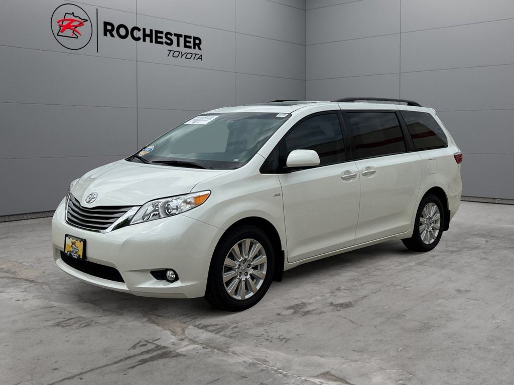 2017 Toyota Sienna XLE Premium 7 Passenger