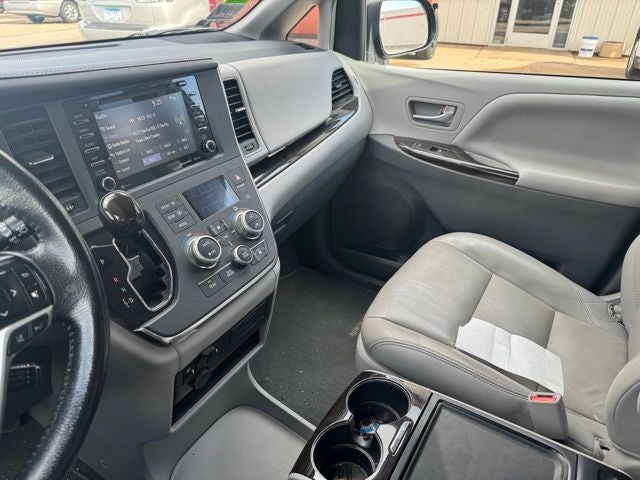 2019 Toyota Sienna XLE 7 Passenger
