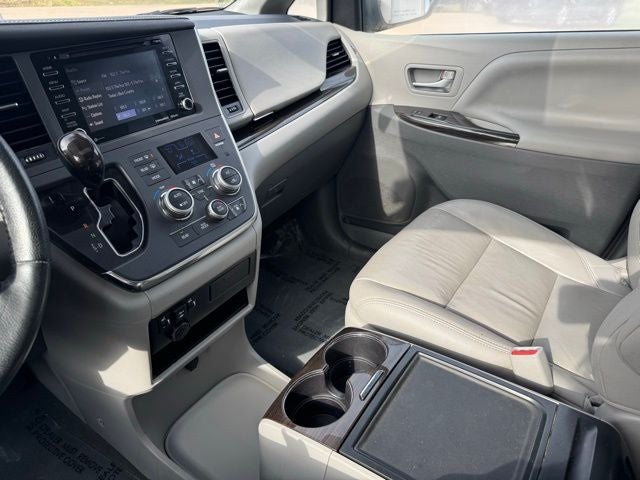 2019 Toyota Sienna XLE 7 Passenger