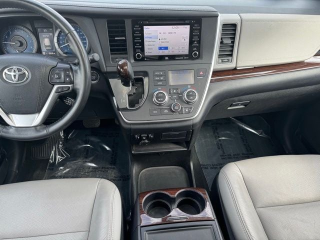 2020 Toyota Sienna Limited 7 Passenger