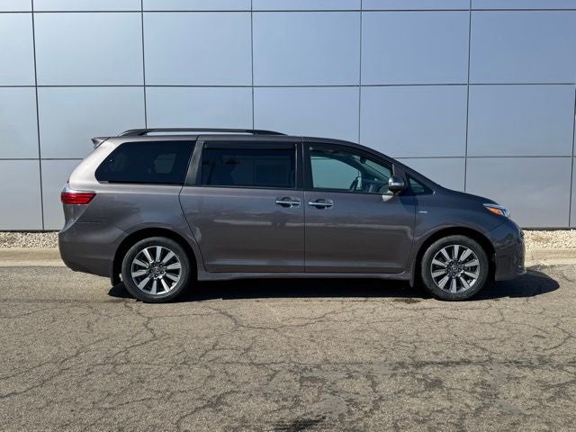 2020 Toyota Sienna Limited 7 Passenger