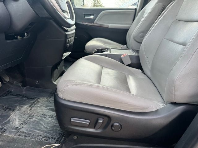 2020 Toyota Sienna Limited 7 Passenger