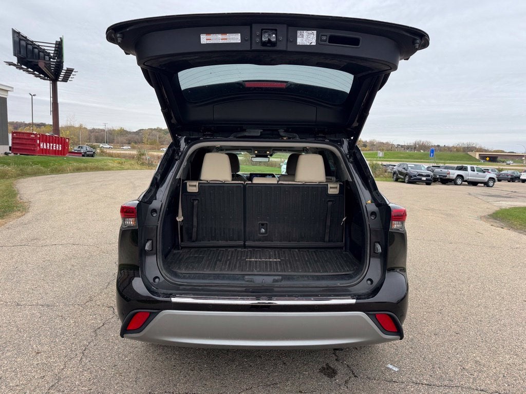 2021 Toyota Highlander Hybrid Platinum AWD