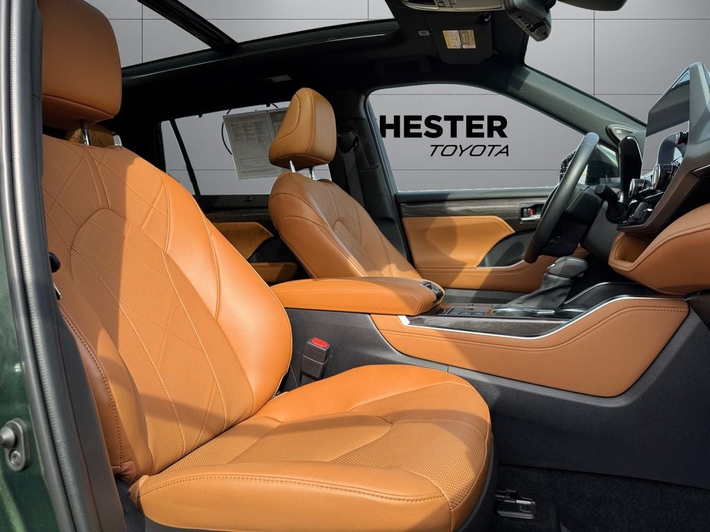 2023 Toyota Highlander Hybrid Platinum AWD