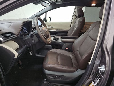 2024 Toyota Sienna Platinum 7 Passenger