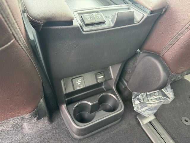 2024 Toyota Sienna Platinum 7 Passenger