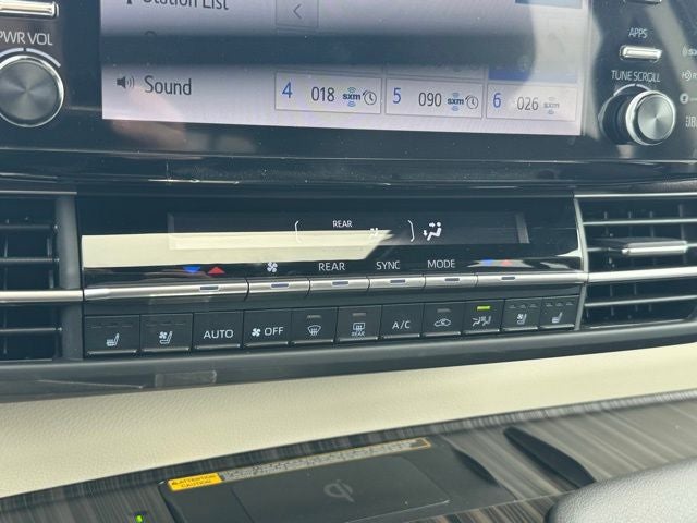 2024 Toyota Sienna Platinum 7 Passenger