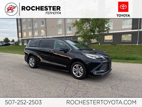 2022 Toyota Sienna Platinum 7 Passenger