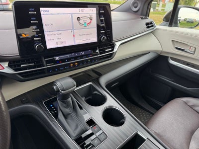 2022 Toyota Sienna Platinum 7 Passenger