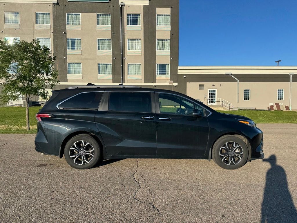 2026 Toyota Sienna Platinum 7 Passenger