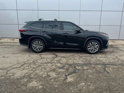 2022 Toyota Highlander Platinum AWD
