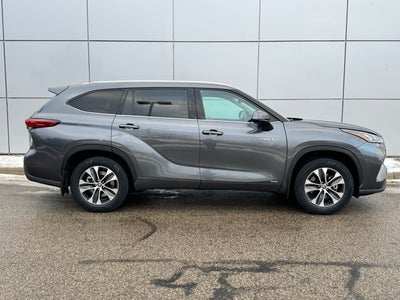 2020 Toyota Highlander Hybrid XLE AWD
