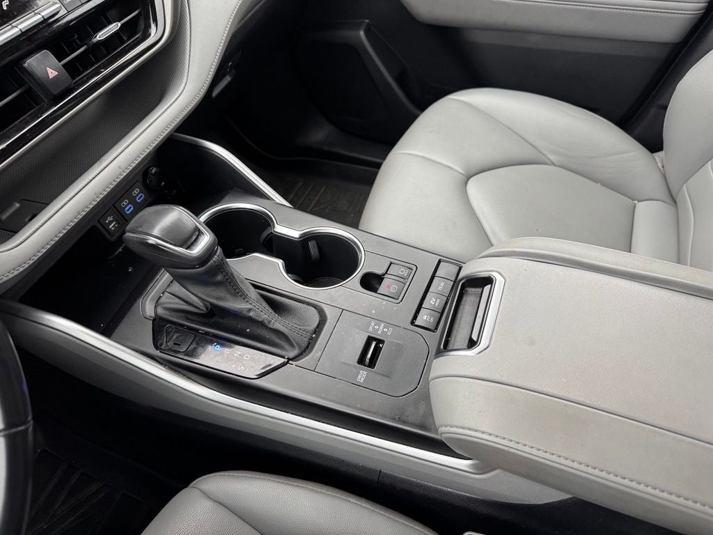 2022 Toyota Highlander Hybrid XLE AWD