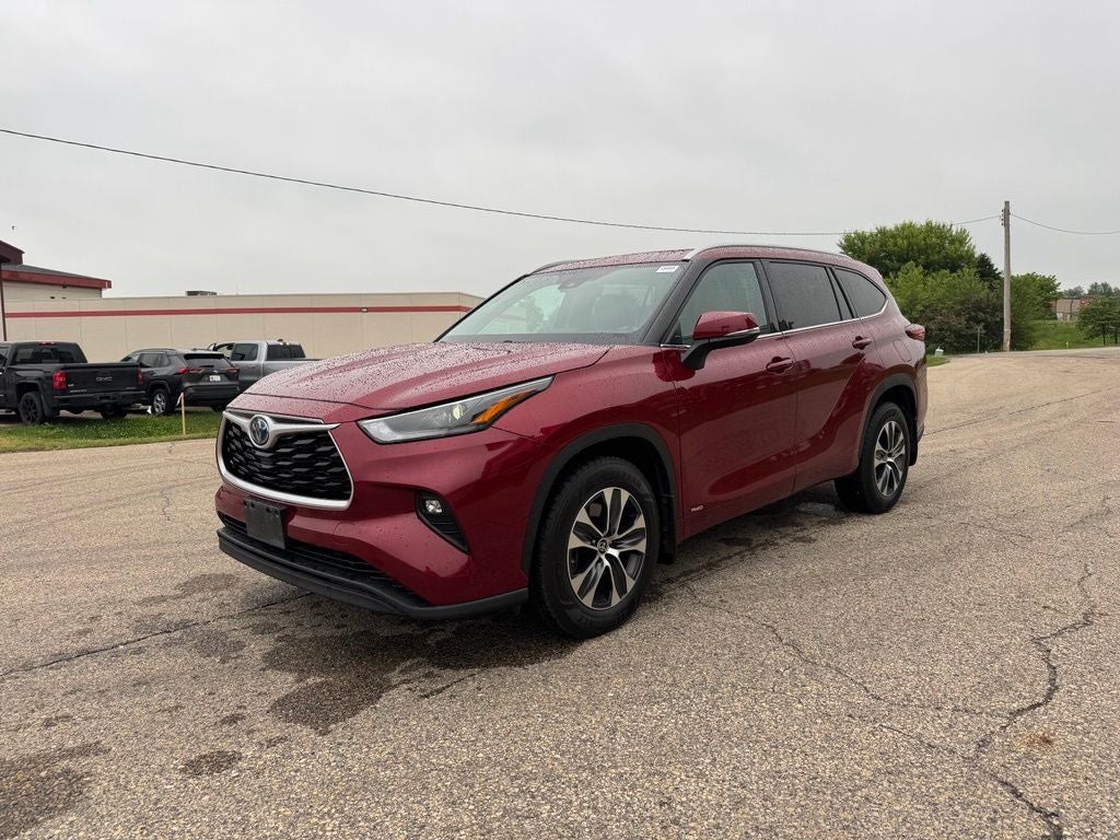 2022 Toyota Highlander Hybrid XLE AWD