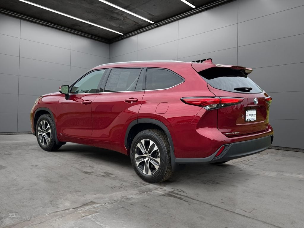 2022 Toyota Highlander Hybrid XLE AWD