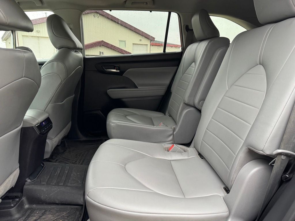 2022 Toyota Highlander Hybrid XLE AWD