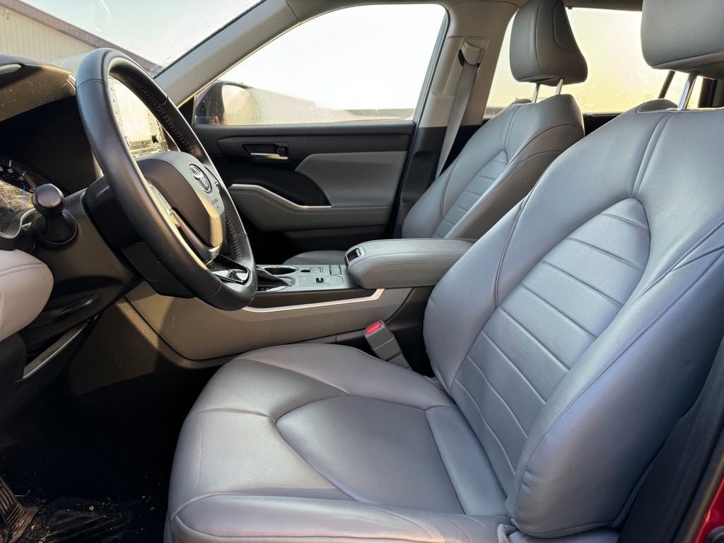 2021 Toyota Highlander Hybrid XLE AWD