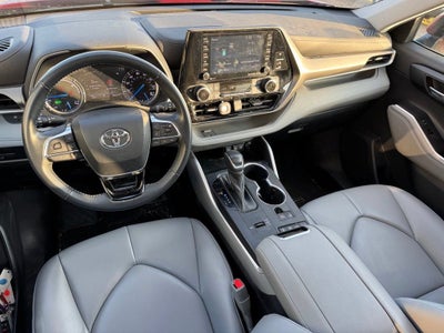 2021 Toyota Highlander Hybrid XLE AWD