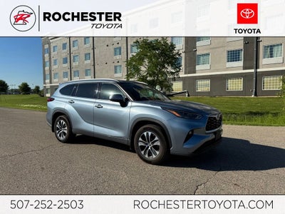2022 Toyota Highlander Hybrid XLE AWD