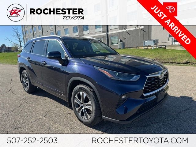 2022 Toyota Highlander Hybrid XLE AWD