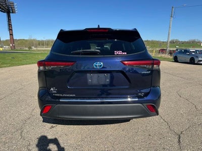 2022 Toyota Highlander Hybrid XLE AWD