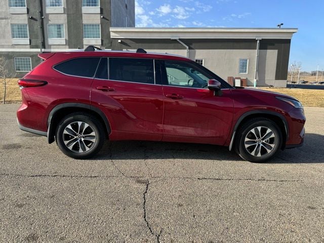 2021 Toyota Highlander XLE AWD